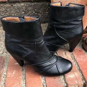 Miz Mooz  booties 7.5